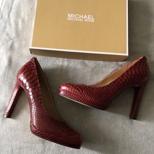 Brand new MK pumps